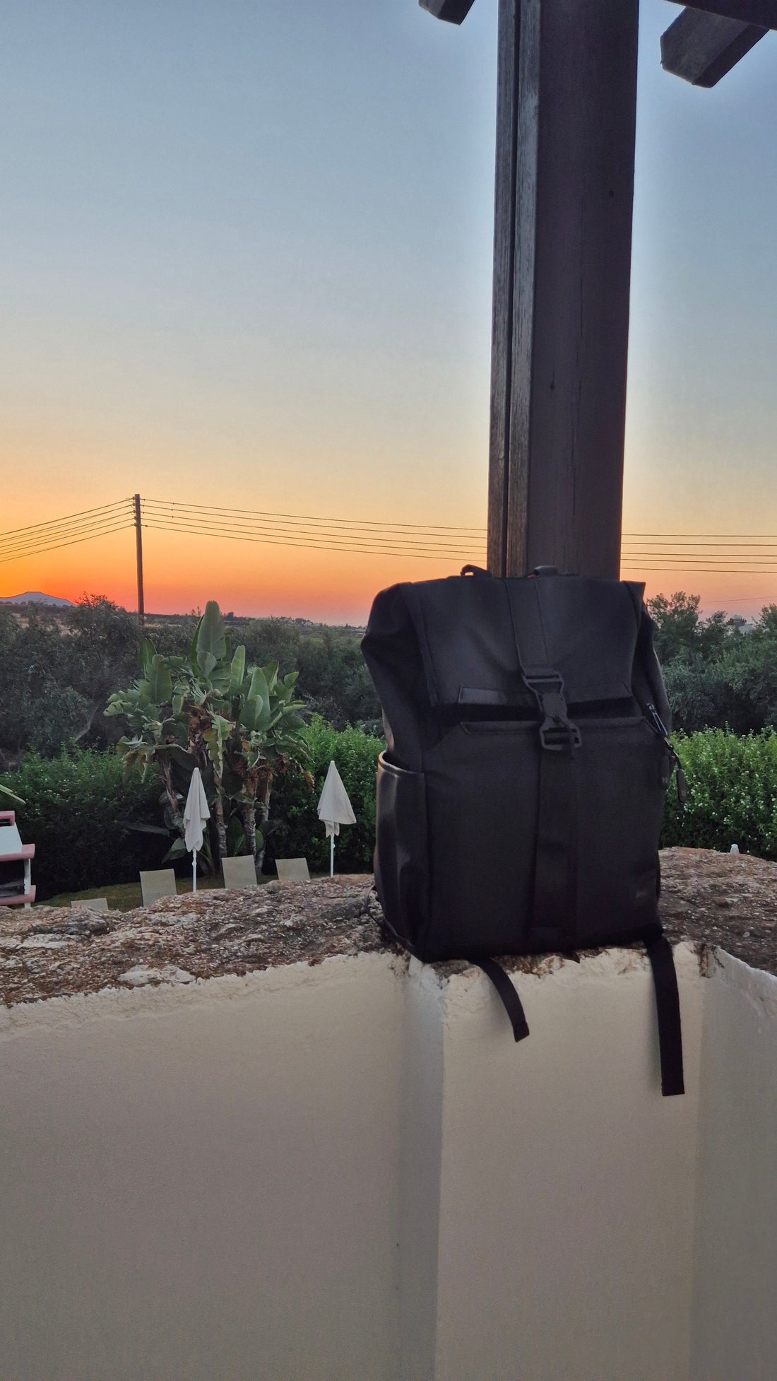 Backpack vs Suitcase: Which Is Better for Travel? - Nomadico Arc